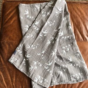 Bebe Au Lait muslin infinity nursing scarf